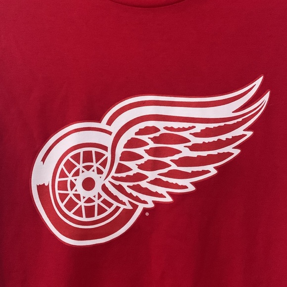 NWT - NHL Detroit Red Wings T-Shirt Men’s Size Small - Picture 2 of 5